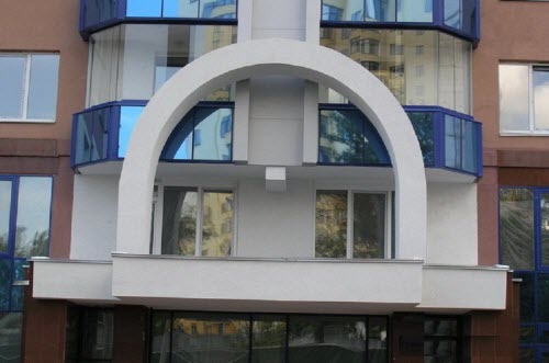 Безрамное остекление балконов в Харькове от компании Вокс